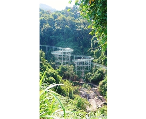 福建漳州市十里藍山景區玻璃漂流滑道